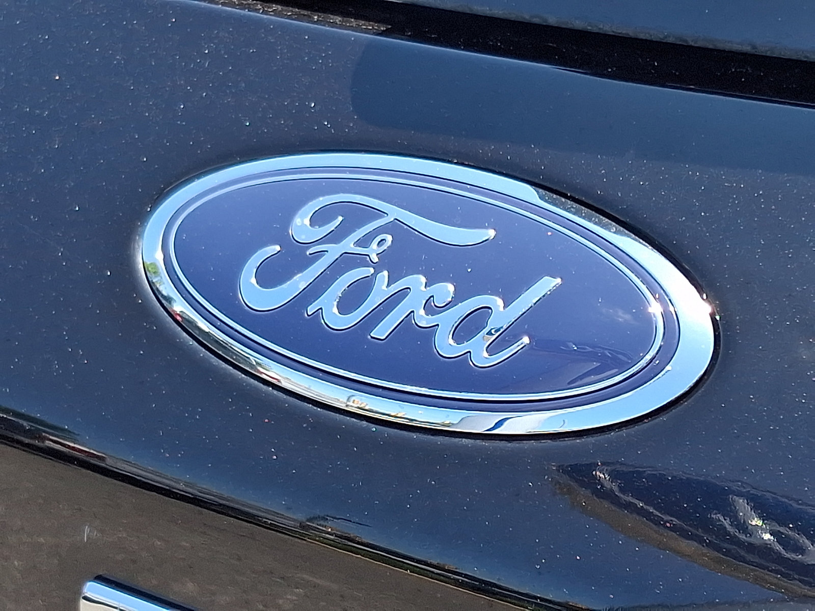 Certified 2022 Ford Escape Titanium w/ Titanium Elite Package AWD/4WD image 31