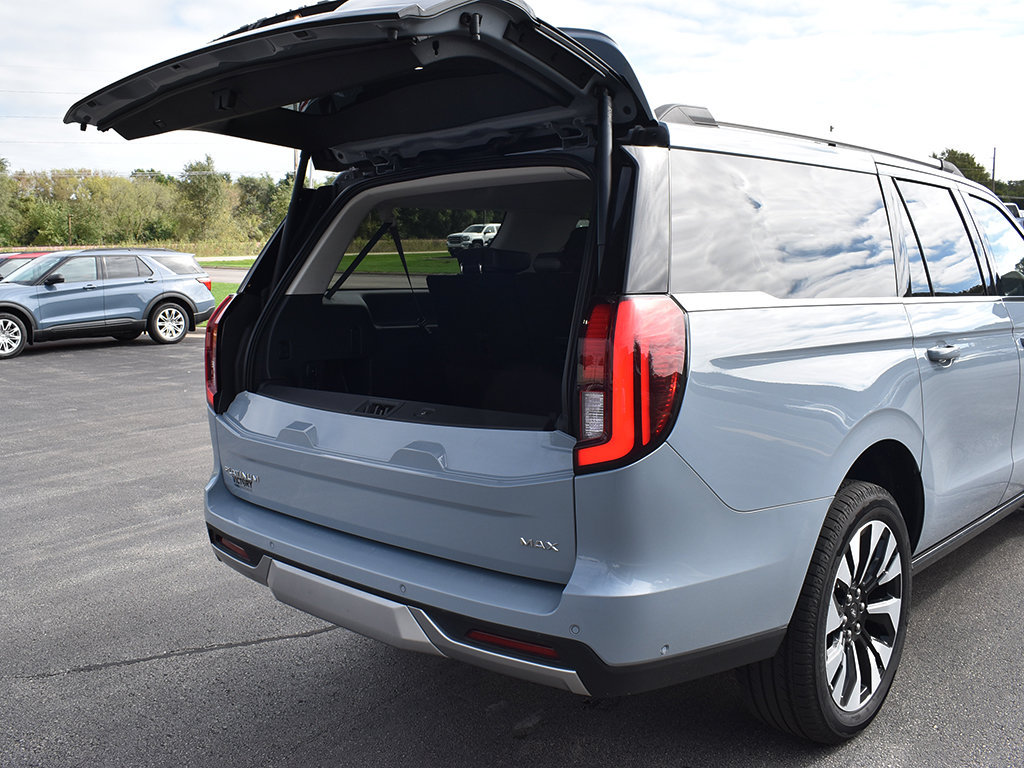 Certified 2025 Ford Expedition Max Platinum w/ Driver's Package AWD/4WD image 35