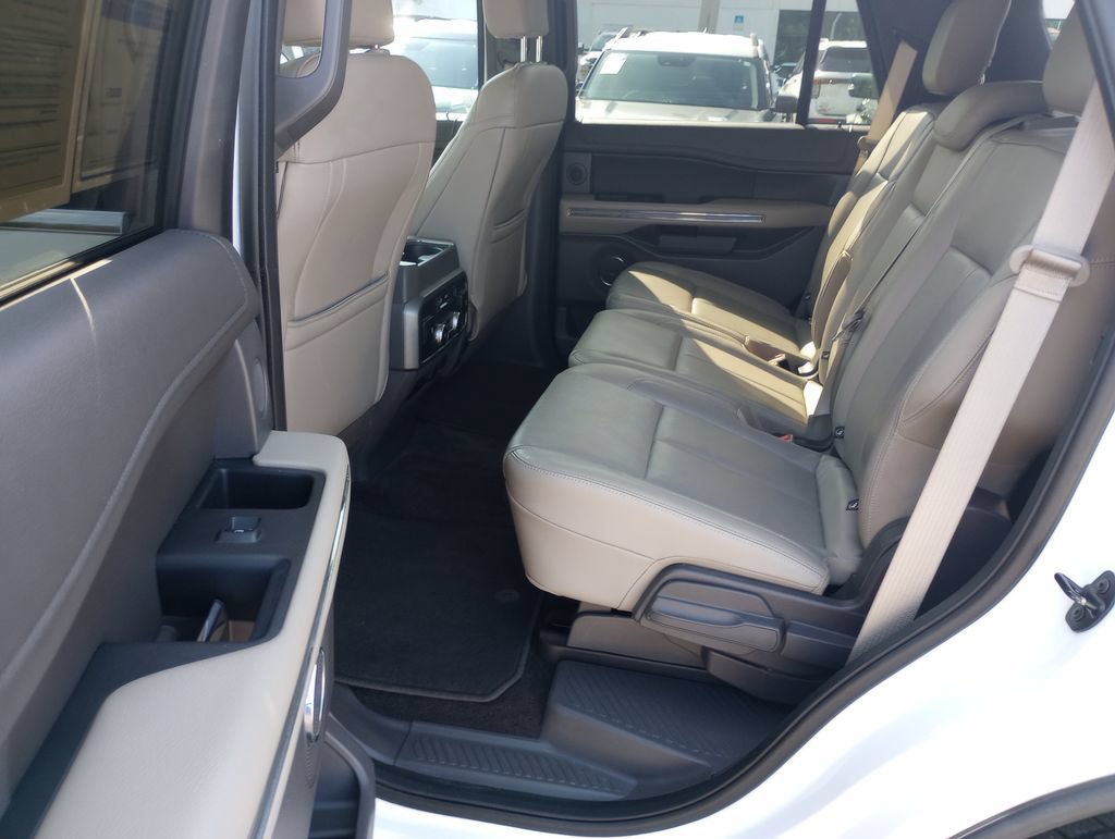 Certified 2018 Ford Expedition XLT w/ Equipment Group 202A RWD image 18