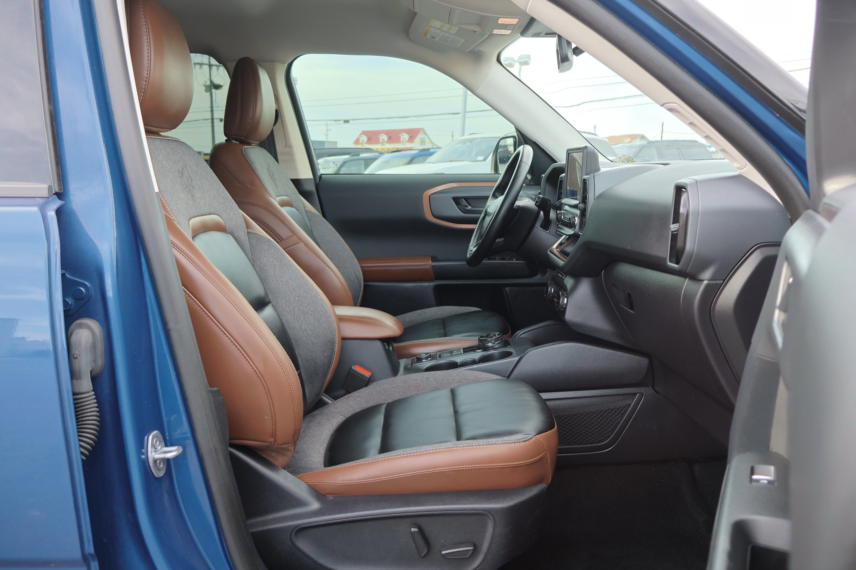 Certified 2024 Ford Bronco Sport Outer Banks image 36