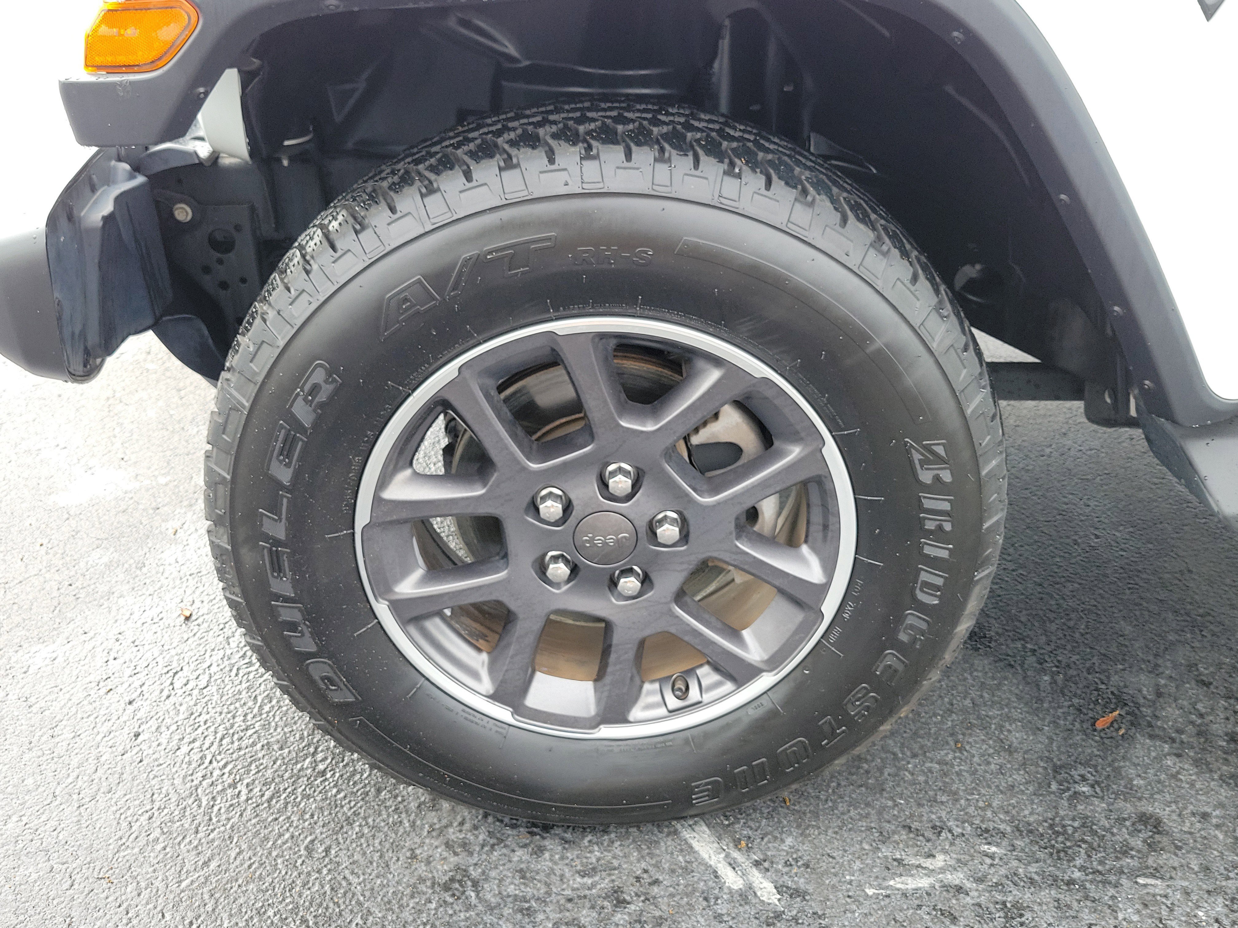 Used 2020 Jeep Gladiator Overland image 8