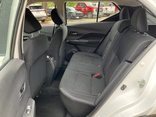 Used 2023 Nissan Kicks SV FWD image 9