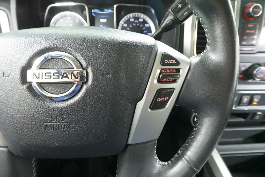 Used 2017 Nissan Titan PRO-4X AWD/4WD image 15