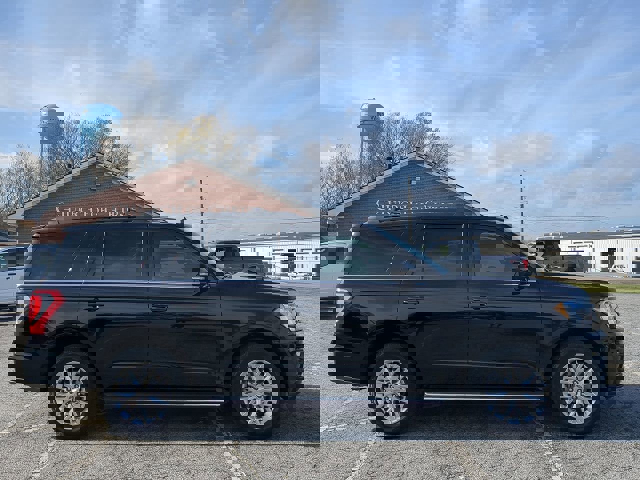 Certified 2021 Ford Expedition XLT image 2