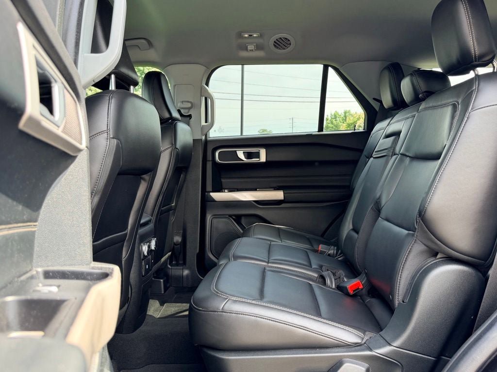 Certified 2022 Ford Explorer XLT w/ Equipment Group 202A RWD image 15