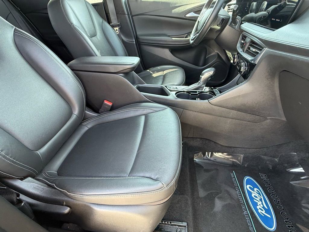 Used 2024 Buick Encore GX Sport Touring image 11