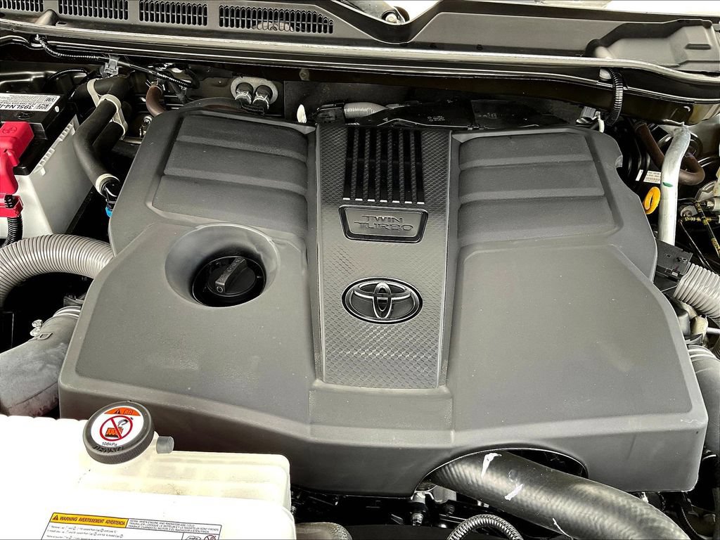 Used 2025 Toyota Tundra SR5 AWD/4WD image 32