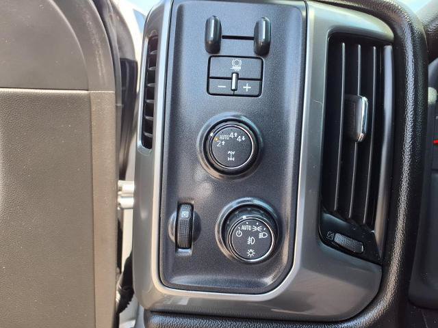 Used 2018 Chevrolet Silverado 1500 LT w/ All Star Edition AWD/4WD image 16