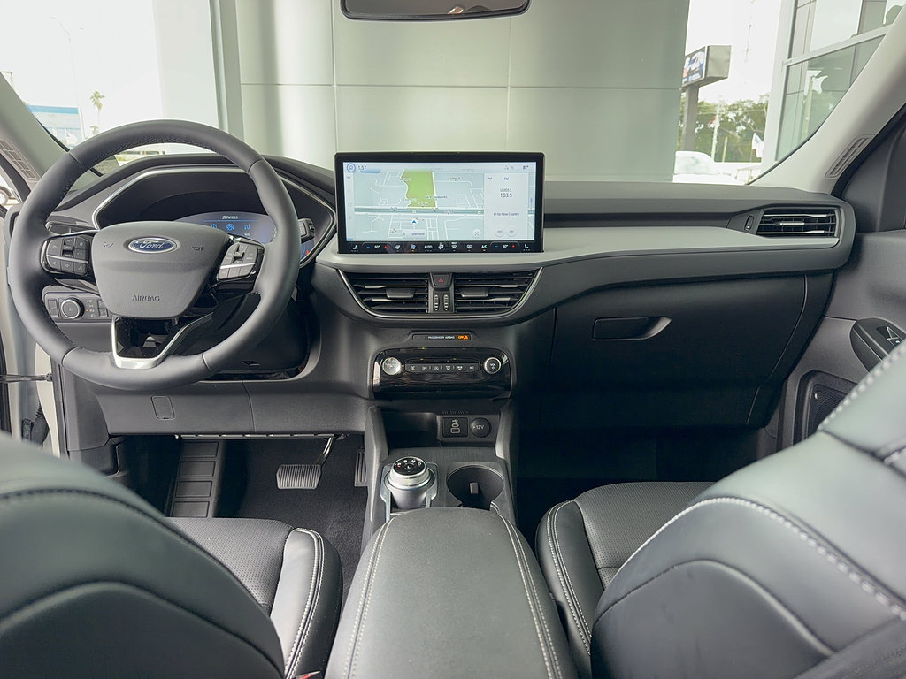Certified 2024 Ford Escape Platinum AWD/4WD image 27