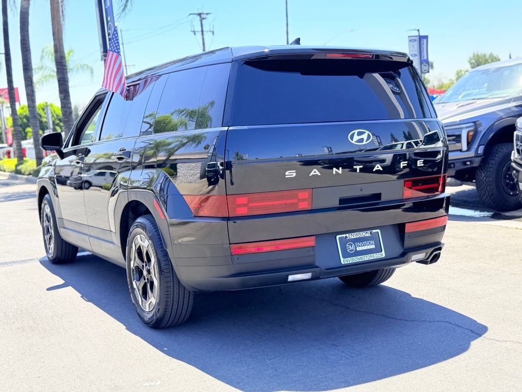 Used 2025 Hyundai Santa Fe SE FWD image 10