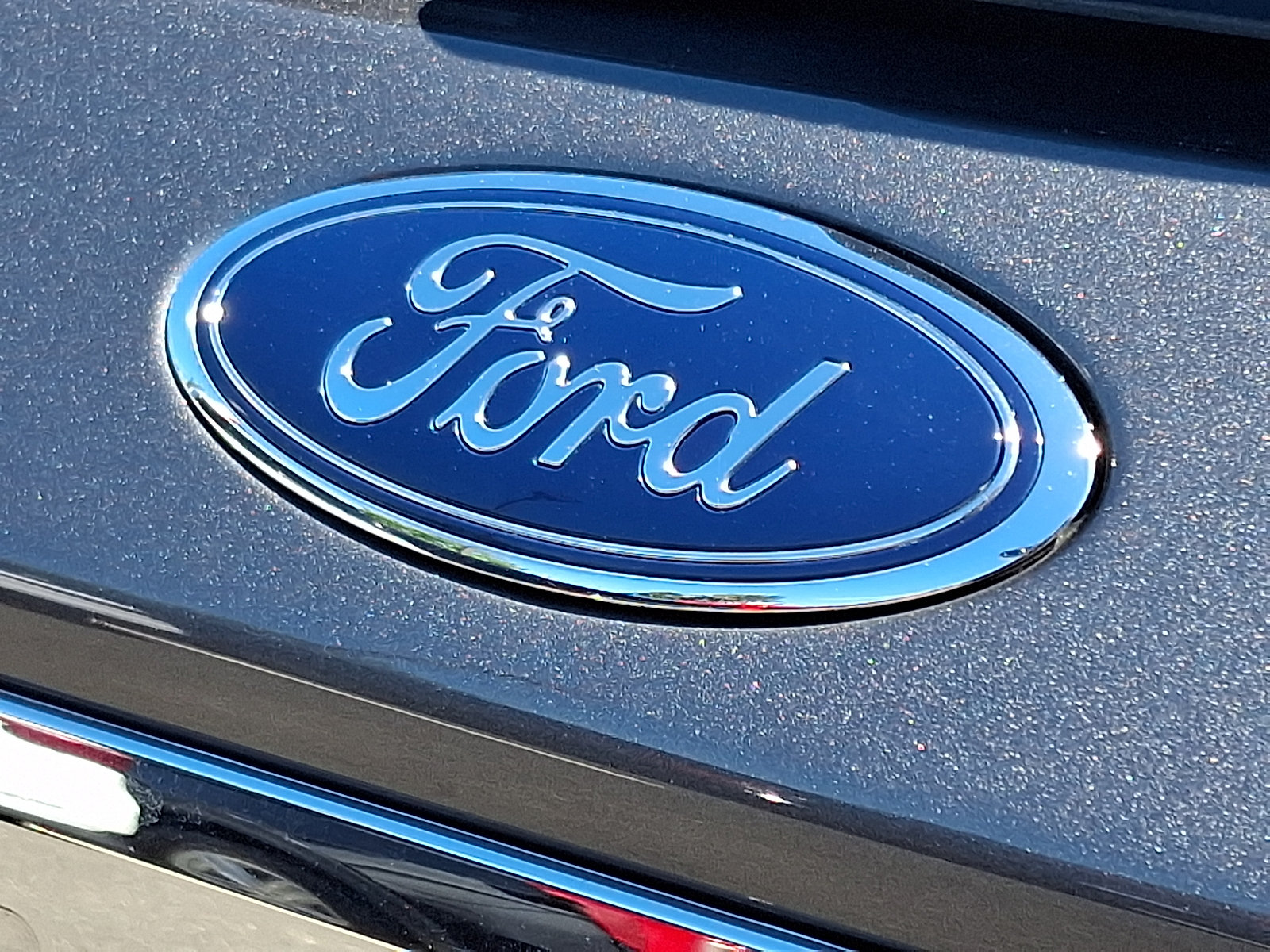 Certified 2023 Ford Explorer XLT w/ Equipment Group 202A AWD/4WD image 31