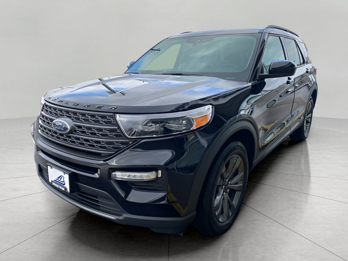 Certified 2023 Ford Explorer XLT w/ Equipment Group 202A image 3