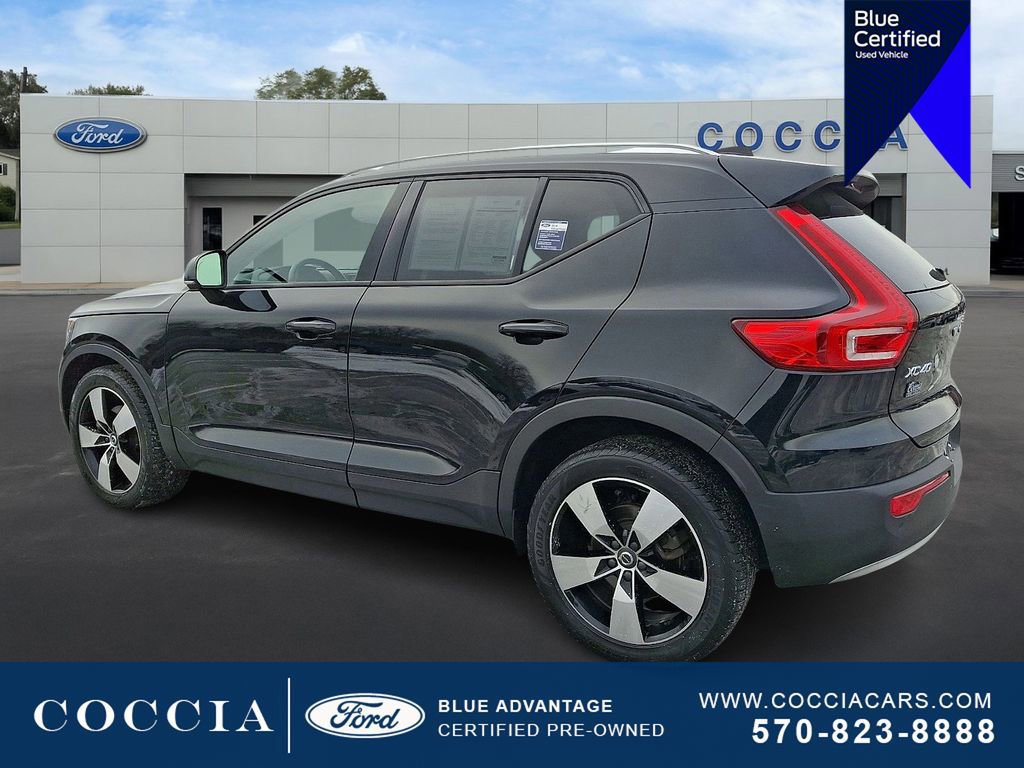 Used 2020 Volvo XC40 T5 Momentum w/ Protection Package Premier image 3