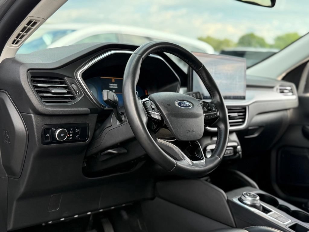 Certified 2024 Ford Escape Platinum AWD/4WD image 12