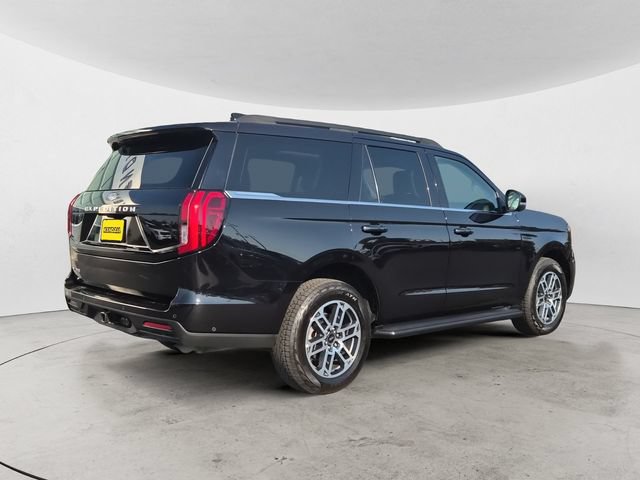 Certified 2025 Ford Expedition Active AWD/4WD image 5
