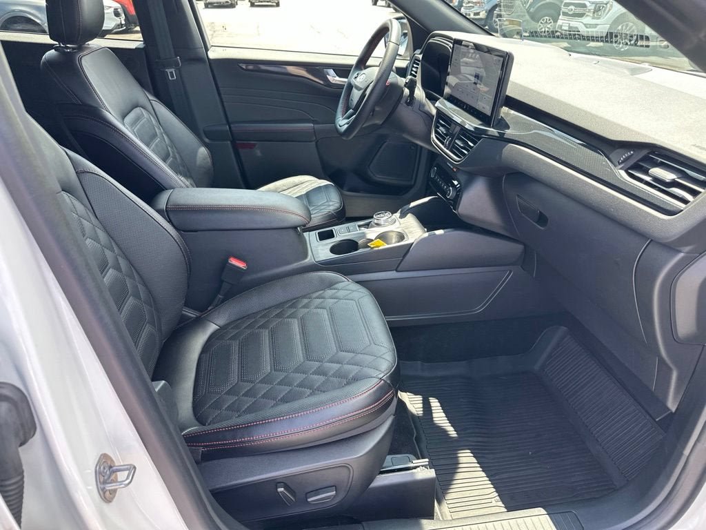 Certified 2024 Ford Escape ST-Line Elite w/ Premium Technology Package AWD/4WD image 12