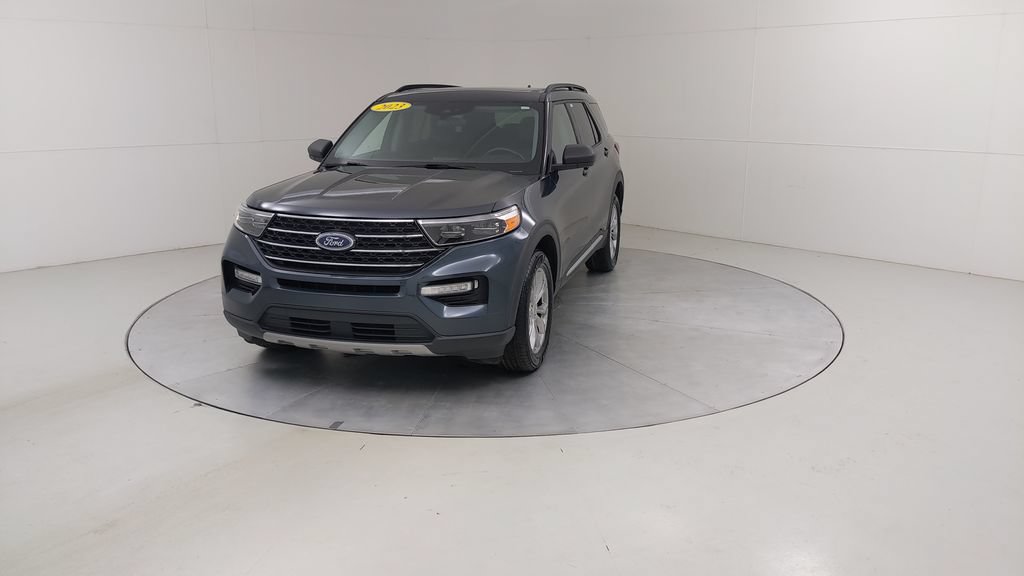 Certified 2023 Ford Explorer XLT w/ Equipment Group 202A AWD/4WD image 10