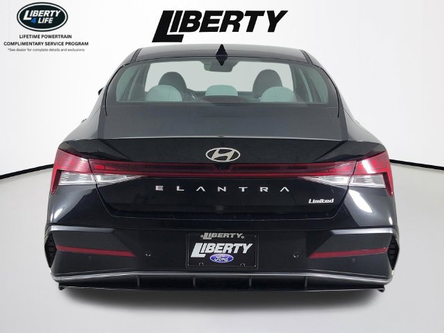 Used 2024 Hyundai Elantra Limited FWD image 4