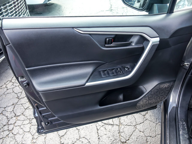 Used 2020 Toyota RAV4 LE w/ All Weather Liner Package AWD/4WD image 20