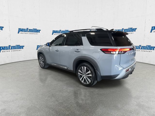 Used 2022 Nissan Pathfinder Platinum w/ Cargo Package AWD/4WD image 8