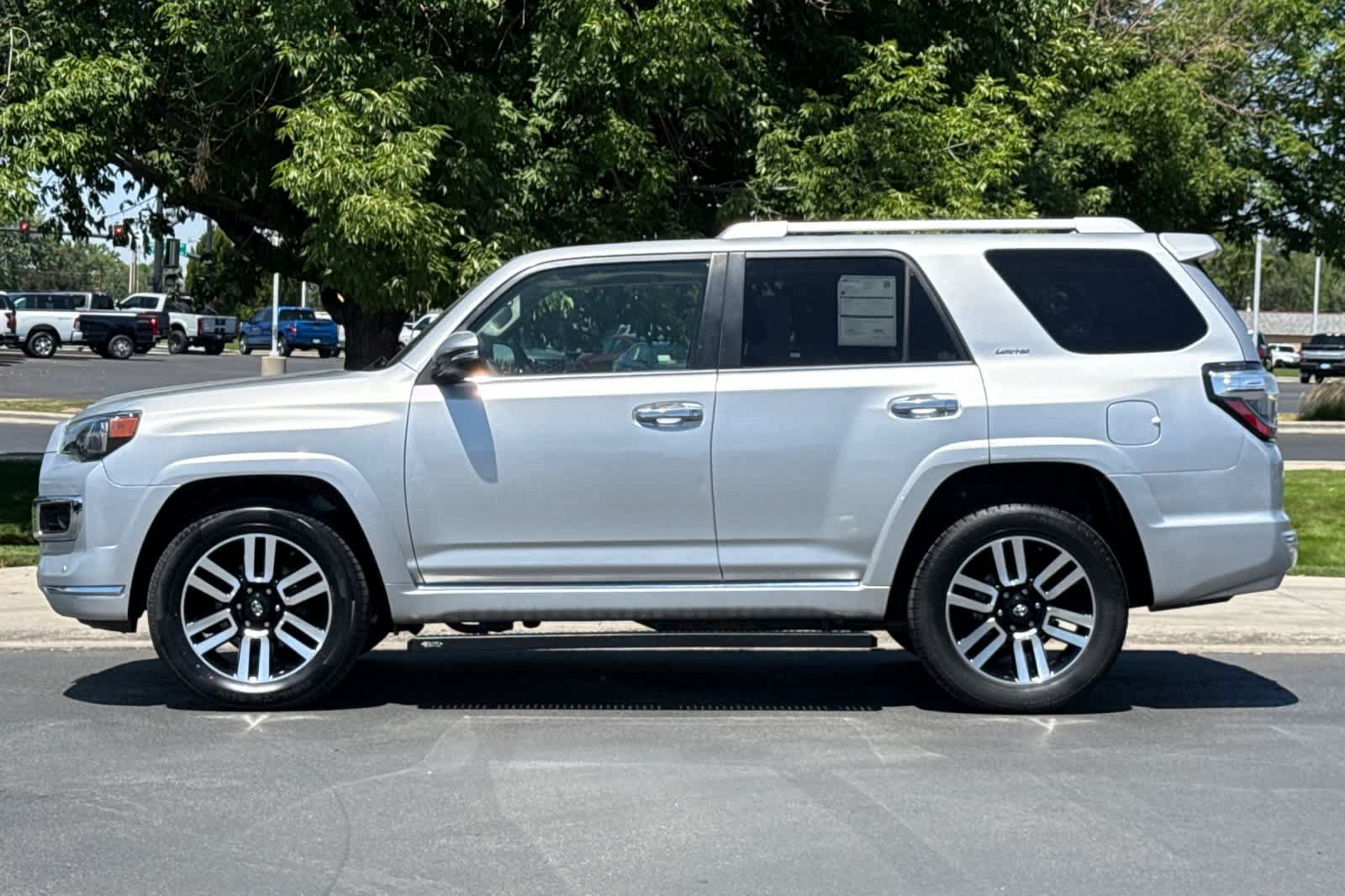 Used 2019 Toyota 4Runner Limited AWD/4WD image 5