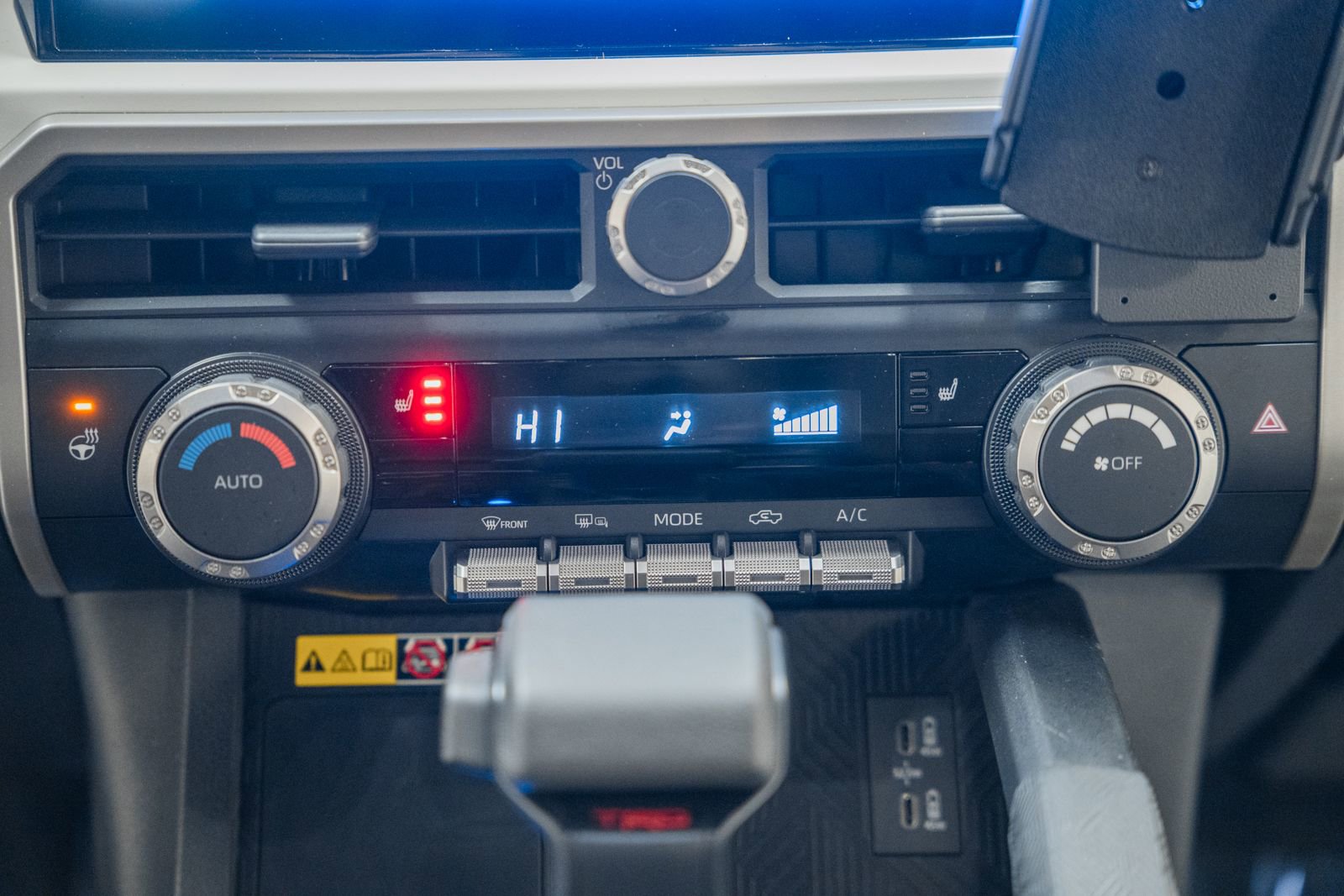 Used 2024 Toyota Tacoma TRD Off-Road image 29