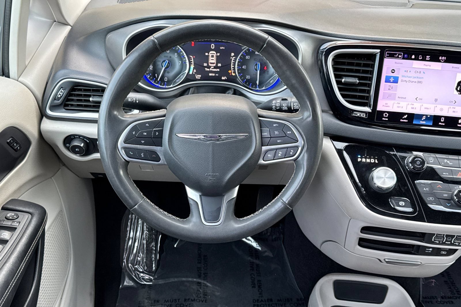 Used 2022 Chrysler Pacifica Touring-L FWD image 18