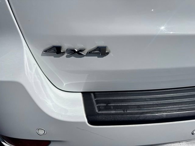 Used 2017 Jeep Grand Cherokee Laredo AWD/4WD image 9
