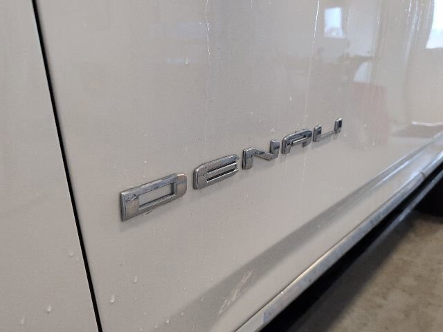 Used 2021 GMC Yukon Denali image 8