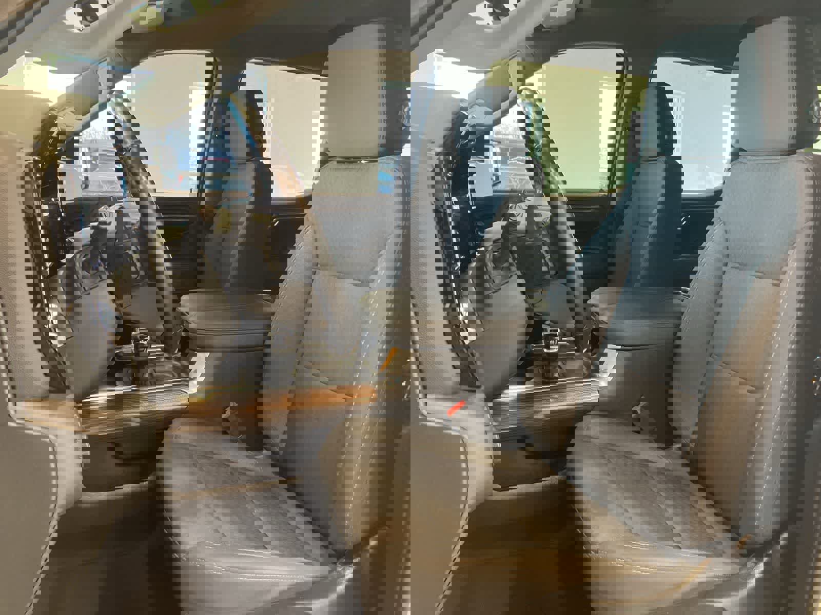 Used 2023 Chevrolet Silverado 1500 LT w/ Z71 Off-Road Package image 11