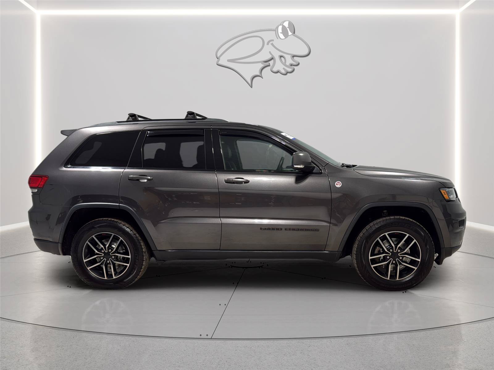 Used 2019 Jeep Grand Cherokee Trailhawk w/ Trailhawk Luxury Group AWD/4WD image 6