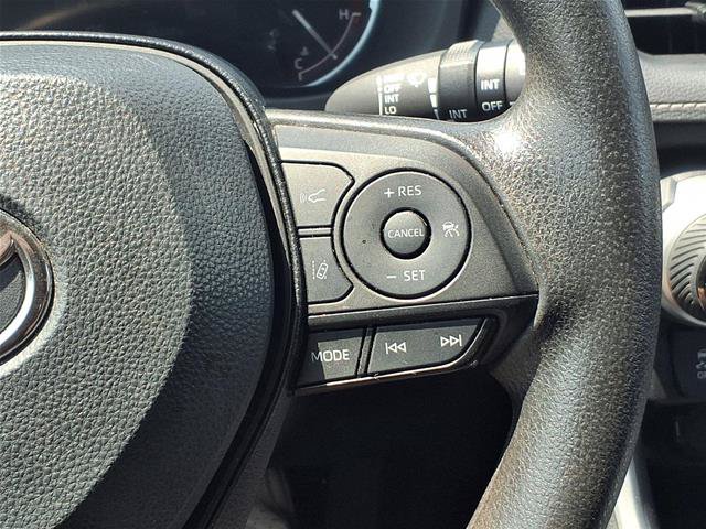 Used 2025 Toyota RAV4 XLE AWD/4WD image 13