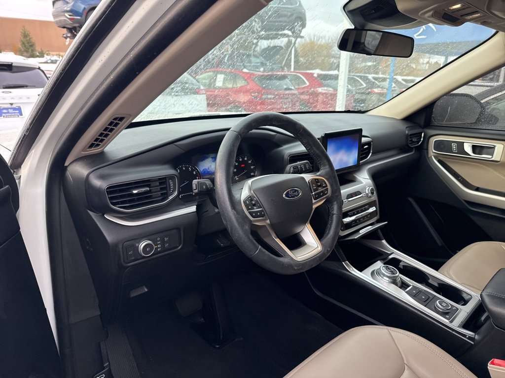 Certified 2022 Ford Explorer XLT w/ Equipment Group 202A image 7