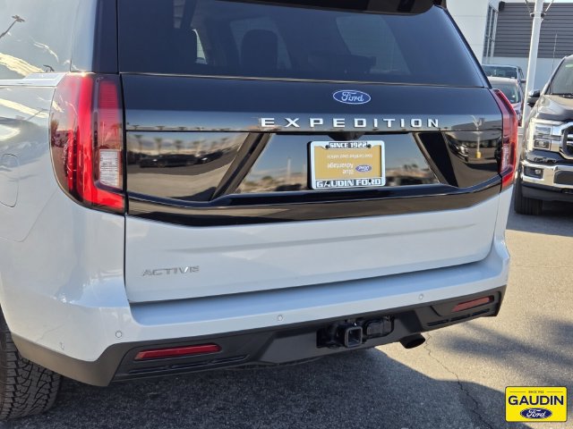 Certified 2025 Ford Expedition Active AWD/4WD image 5