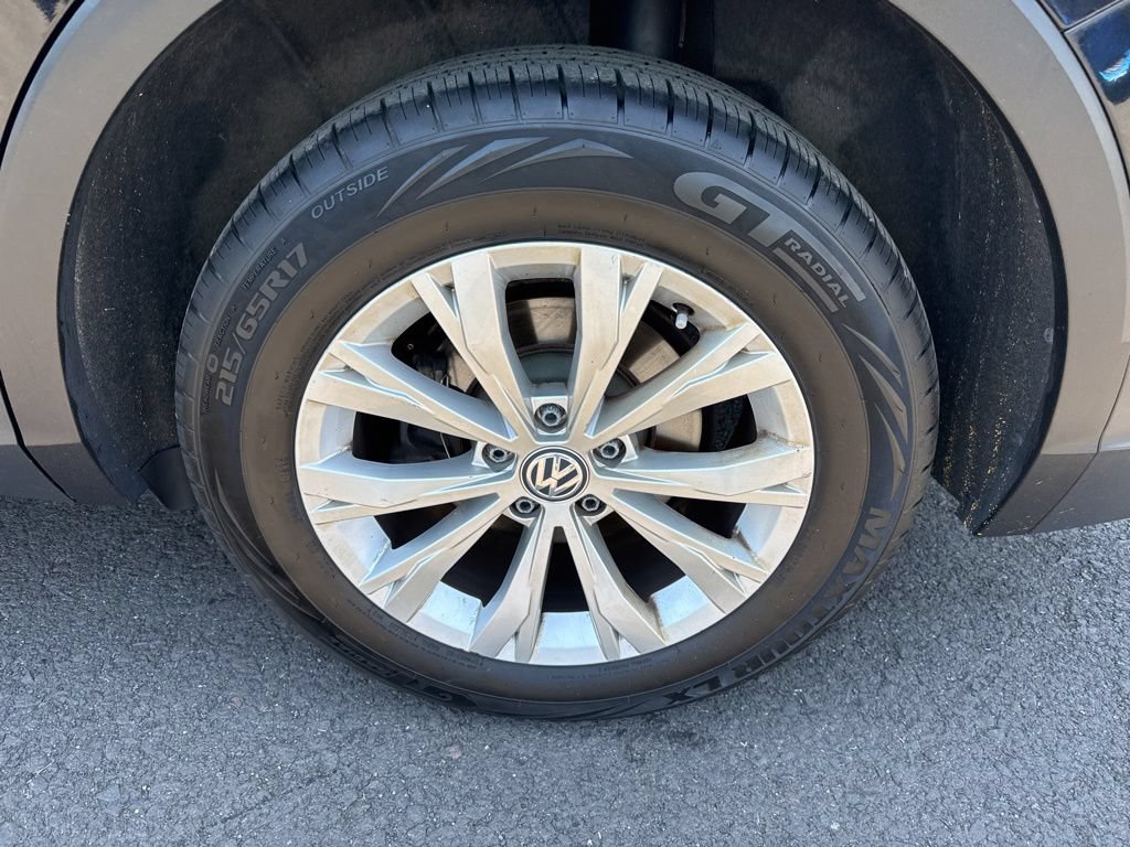 Used 2019 Volkswagen Tiguan SE w/ Panoramic Sunroof Package AWD/4WD image 9