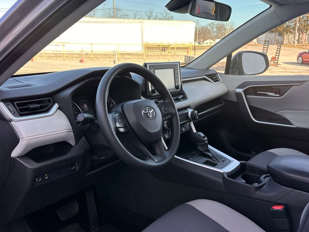 Used 2019 Toyota RAV4 XLE w/ Convenience Package image 10