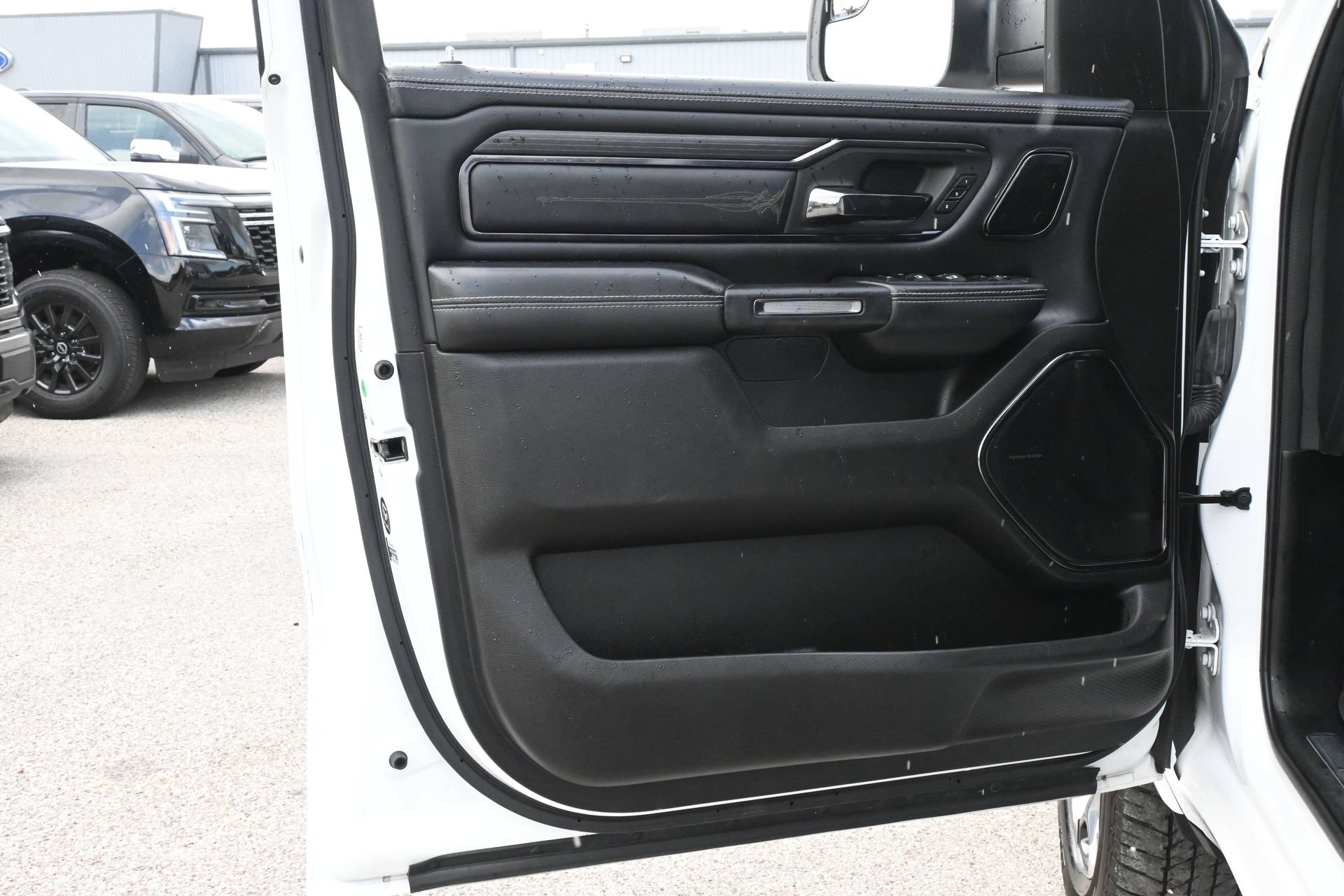 Used 2023 RAM 1500 Limited AWD/4WD image 17
