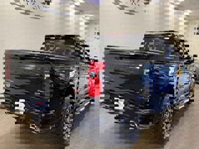 Used 2023 Chevrolet Silverado 1500 RST w/ Z71 Off-Road Package AWD/4WD image 4