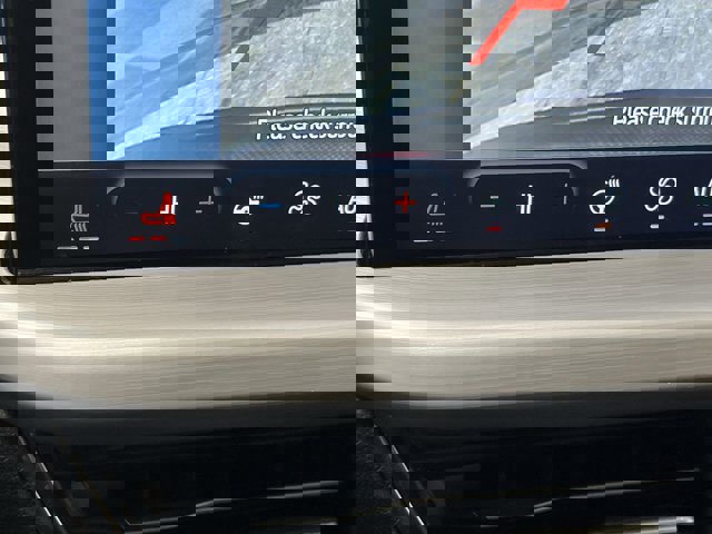 Certified 2024 Ford Escape Platinum image 30