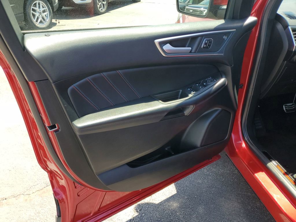 Certified 2023 Ford Edge ST w/ Equipment Group 401A AWD/4WD image 13