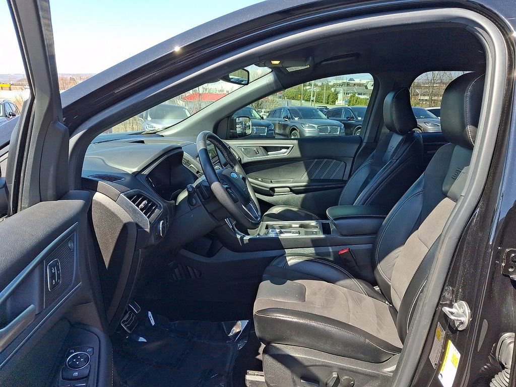 Certified 2023 Ford Edge ST w/ Cargo Accessory Package image 13