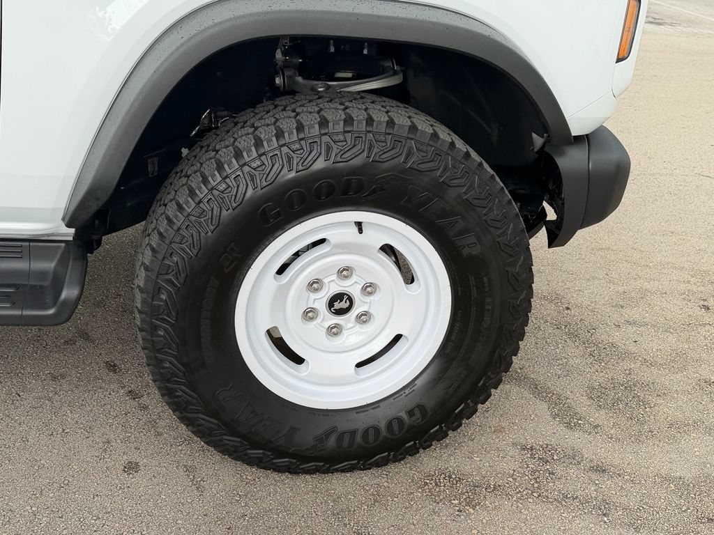 Certified 2026 Ford Bronco Heritage Edition AWD/4WD image 9
