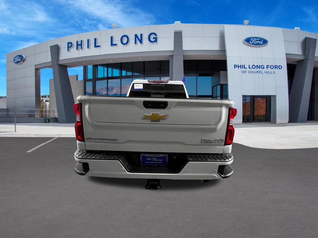Used 2024 Chevrolet Silverado 2500 High Country w/ High Country Premium Package AWD/4WD image 4