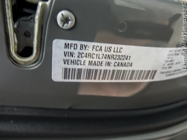 Used 2022 Chrysler Pacifica Touring-L FWD image 26
