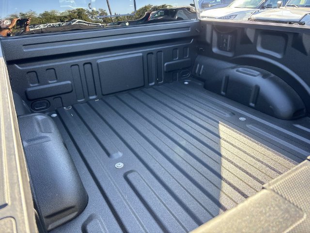 Certified 2025 Ford F150 Platinum w/ Equipment Group 703A Plus AWD/4WD image 13