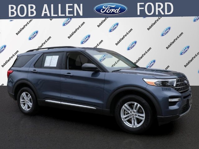 Certified 2021 Ford Explorer XLT w/ Equipment Group 202A AWD/4WD image 2