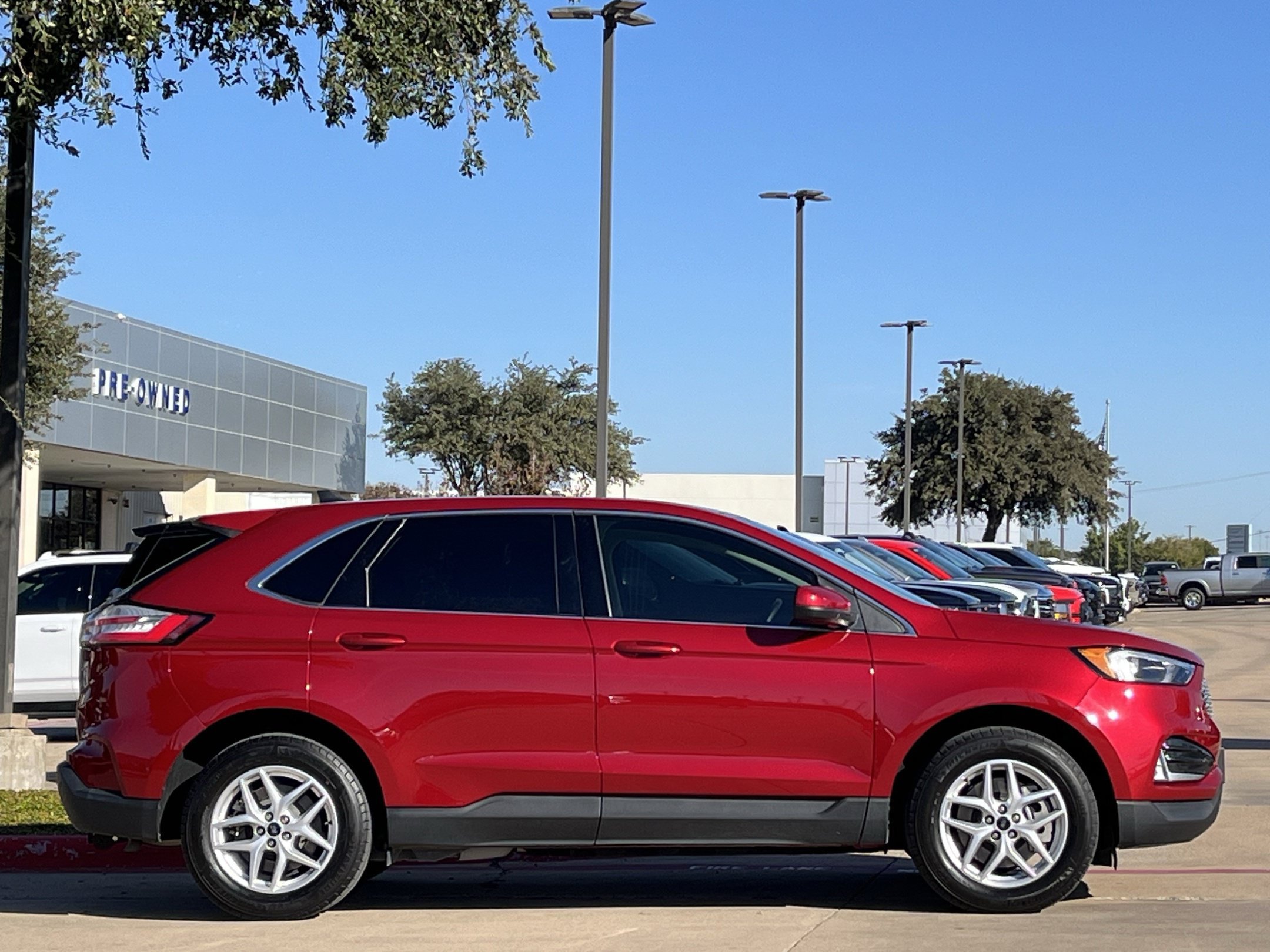 Certified 2024 Ford Edge SEL w/ Convenience Package AWD/4WD image 3