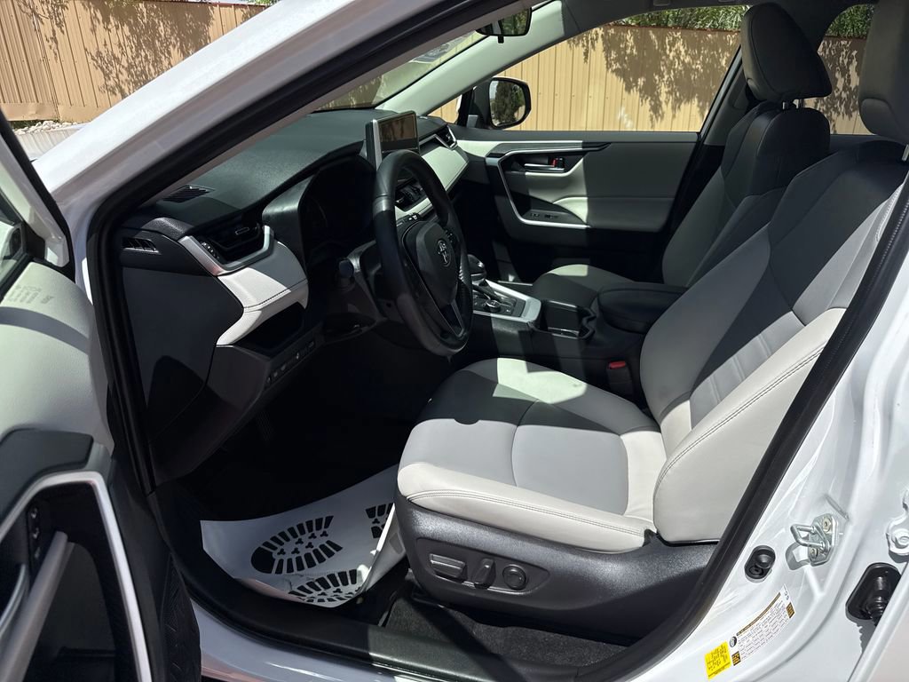 Used 2025 Toyota RAV4 XLE Premium w/ Weather Package AWD/4WD image 15