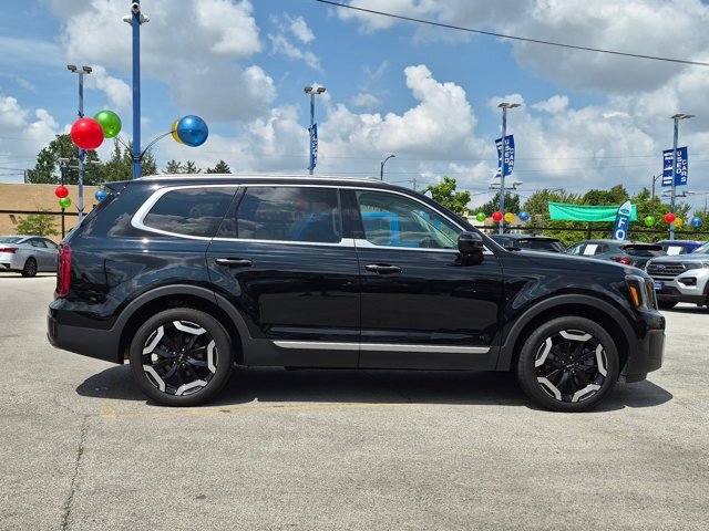 Used 2025 Kia Telluride S FWD image 3
