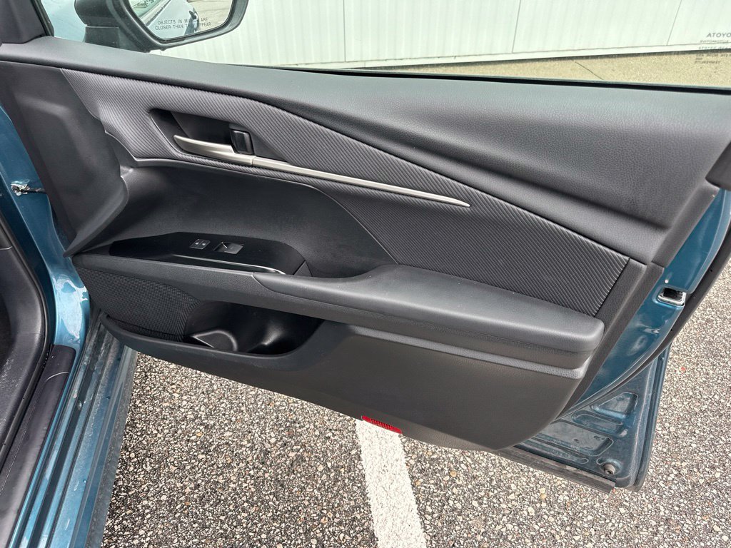 Used 2025 Toyota Camry SE FWD image 26